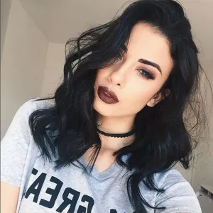 30 Pieces) Centre Parting Mid-length Curly Wig