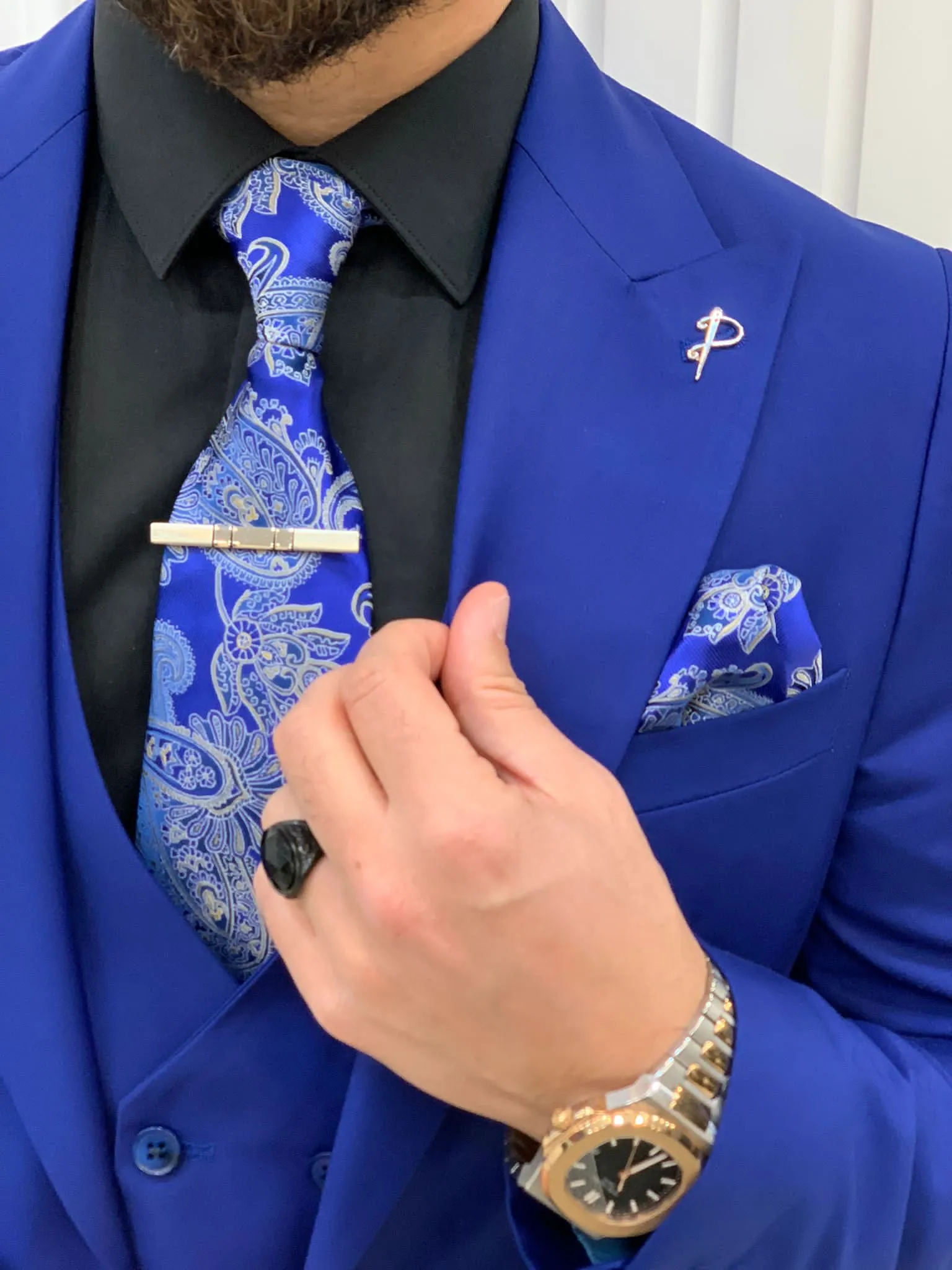 Amato Royal Blue Slim Fit Peak Lapel Suit: Sophisticated Elegance