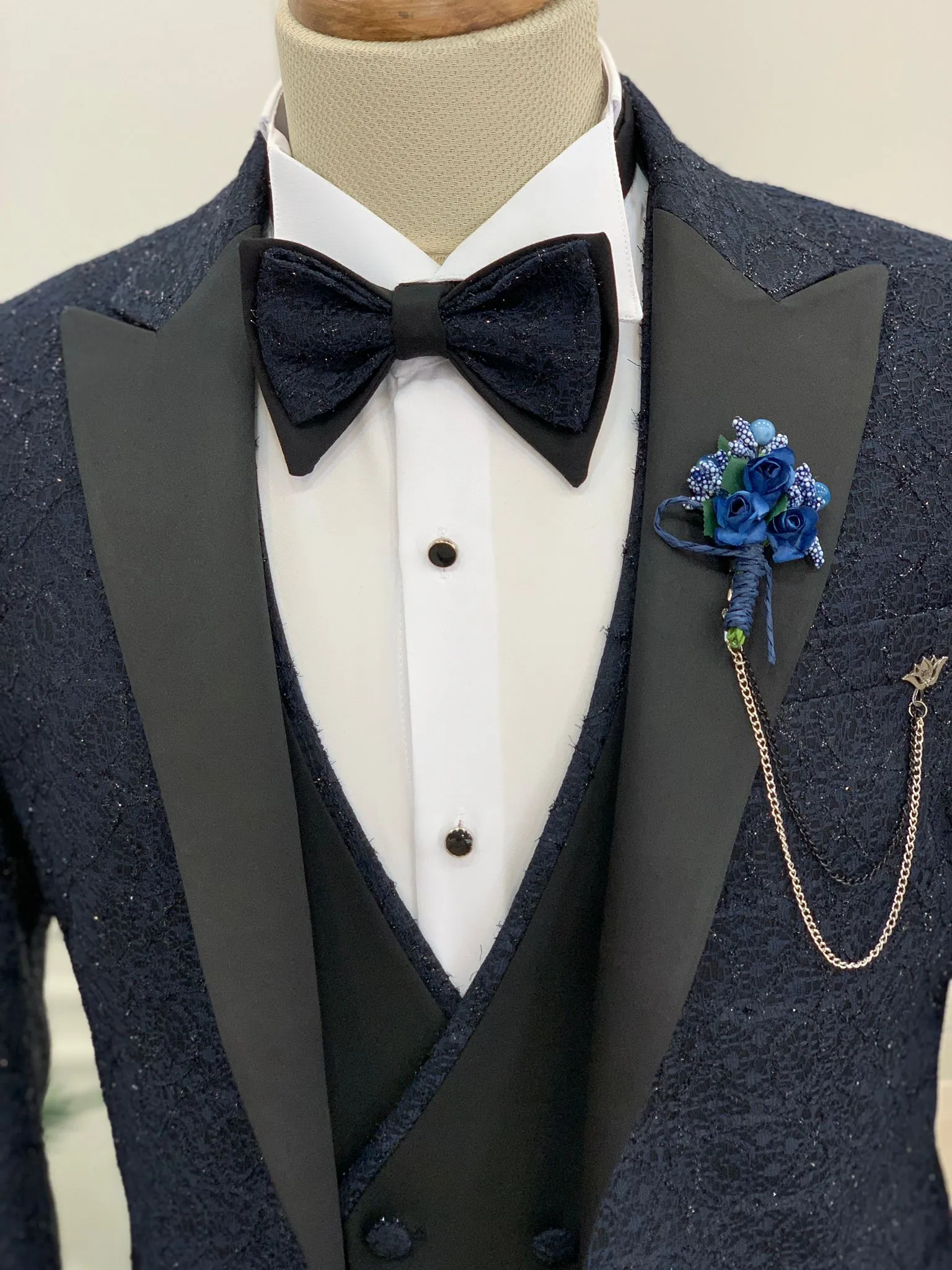 Caesar Navy Blue Slim Fit Peak Lapel Floral Patterned Tuxedo