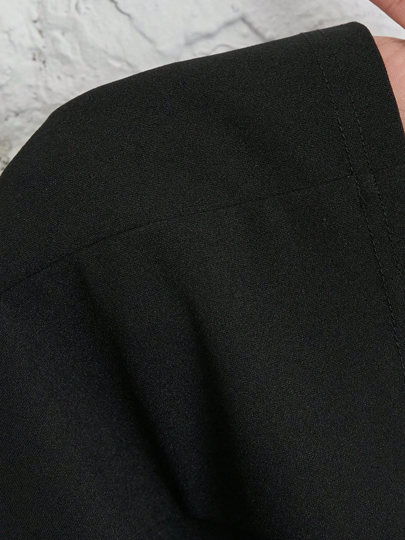 Chaqueta de traje negra con estampado de frutas