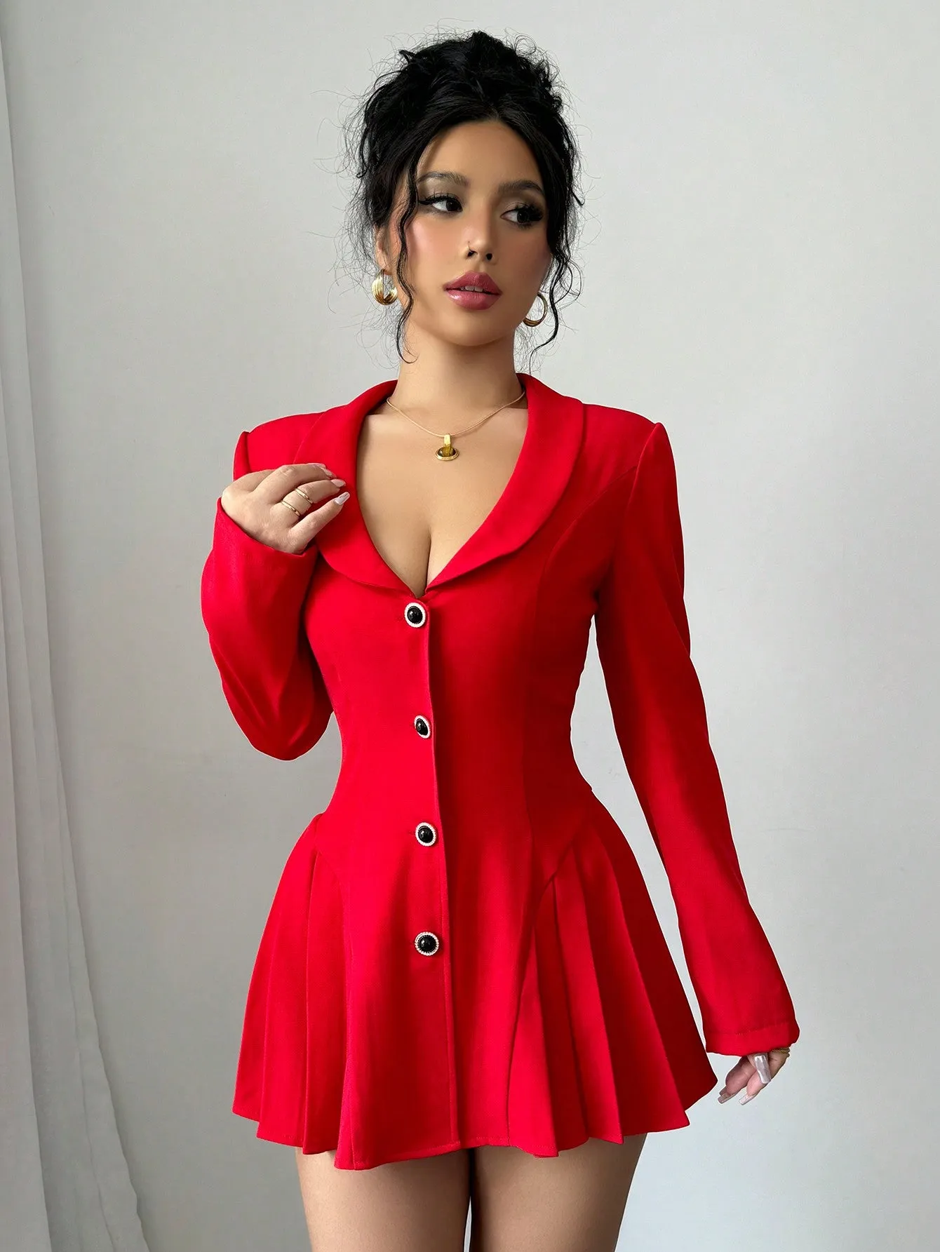 Chaqueta elegante de mujer en rojo para San Valentín