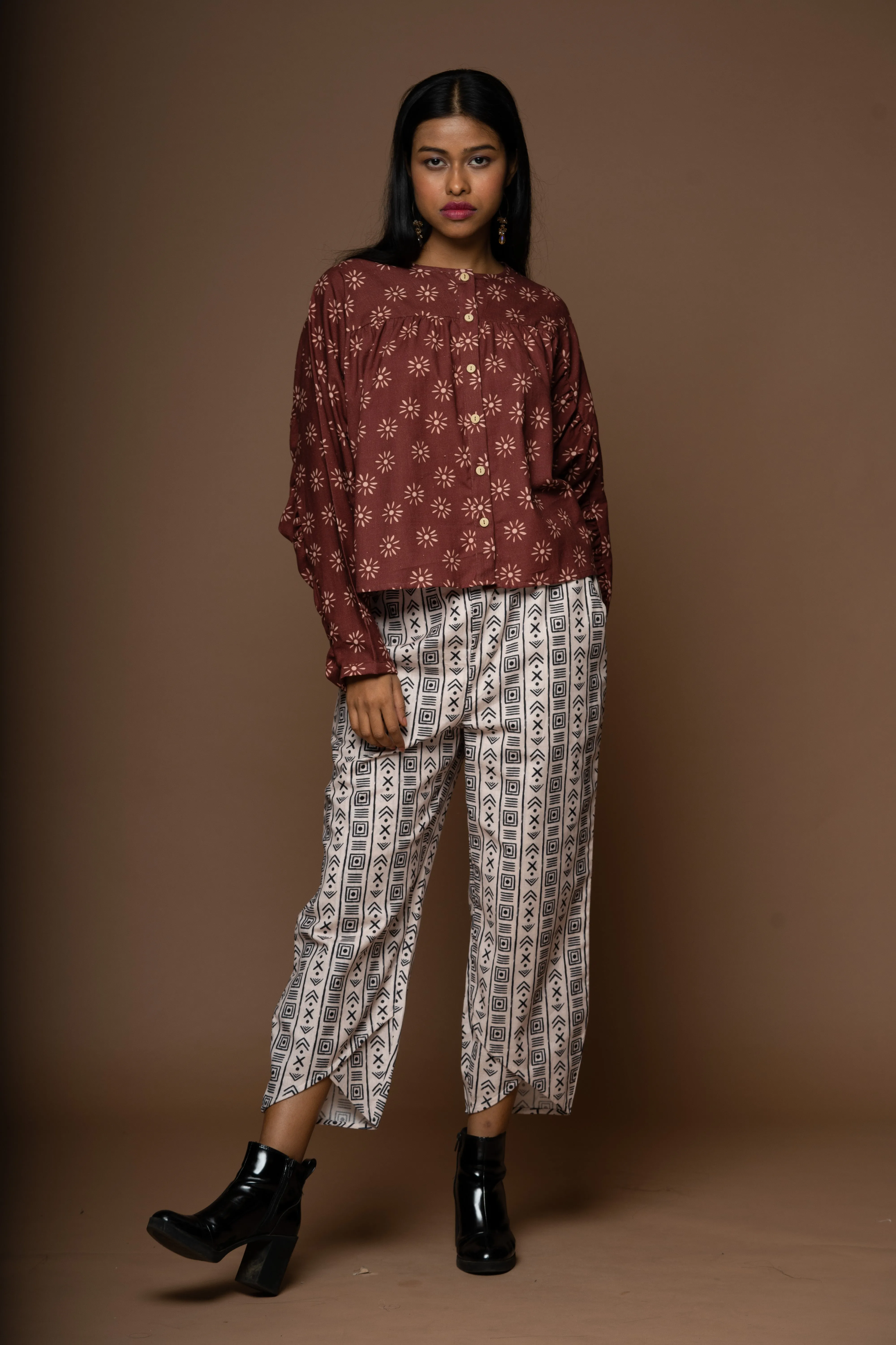 Crossover Layers Pants in Geometry Calling Pattern