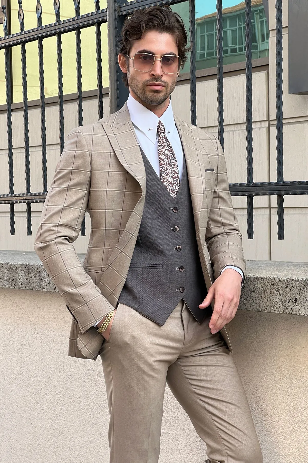 Daniel Patterned Beige Wool Suit - Slim-Fit 3-Piece Elegance