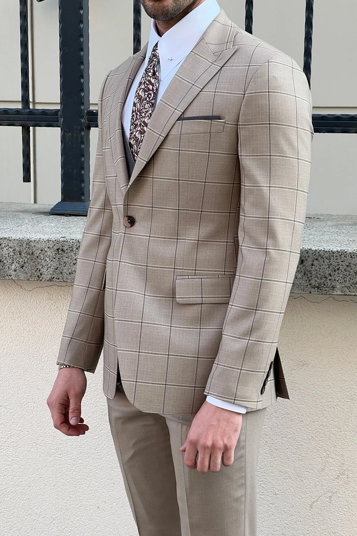 Daniel Patterned Beige Wool Suit - Slim-Fit 3-Piece Elegance