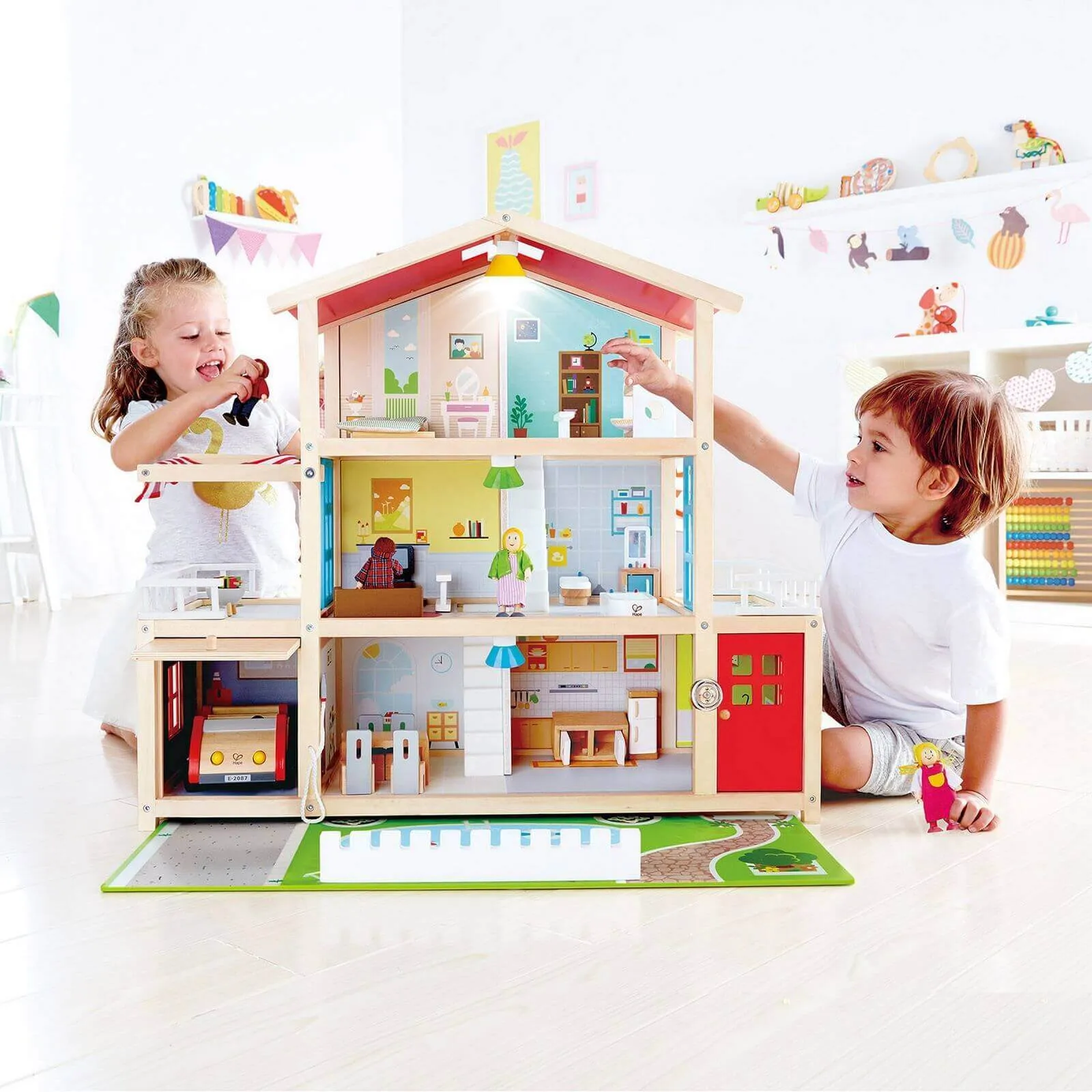 Hape Doll Family Mansion
