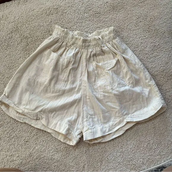 Jens Pirate Booty Bloomer Style Beachy High Waisted cream shorts