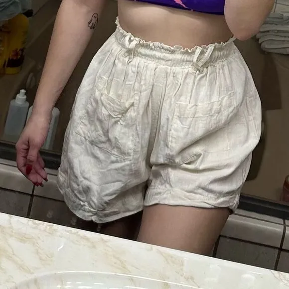 Jens Pirate Booty Bloomer Style Beachy High Waisted cream shorts