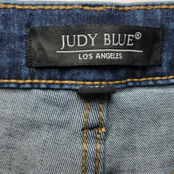Judy Blue High Rise Tummy Control Denim Shorts, Size Medium