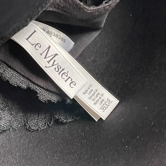 Le Mystere Lace Allure Plunge Underwire Demi Bra Black Women's Size 36DD NWT