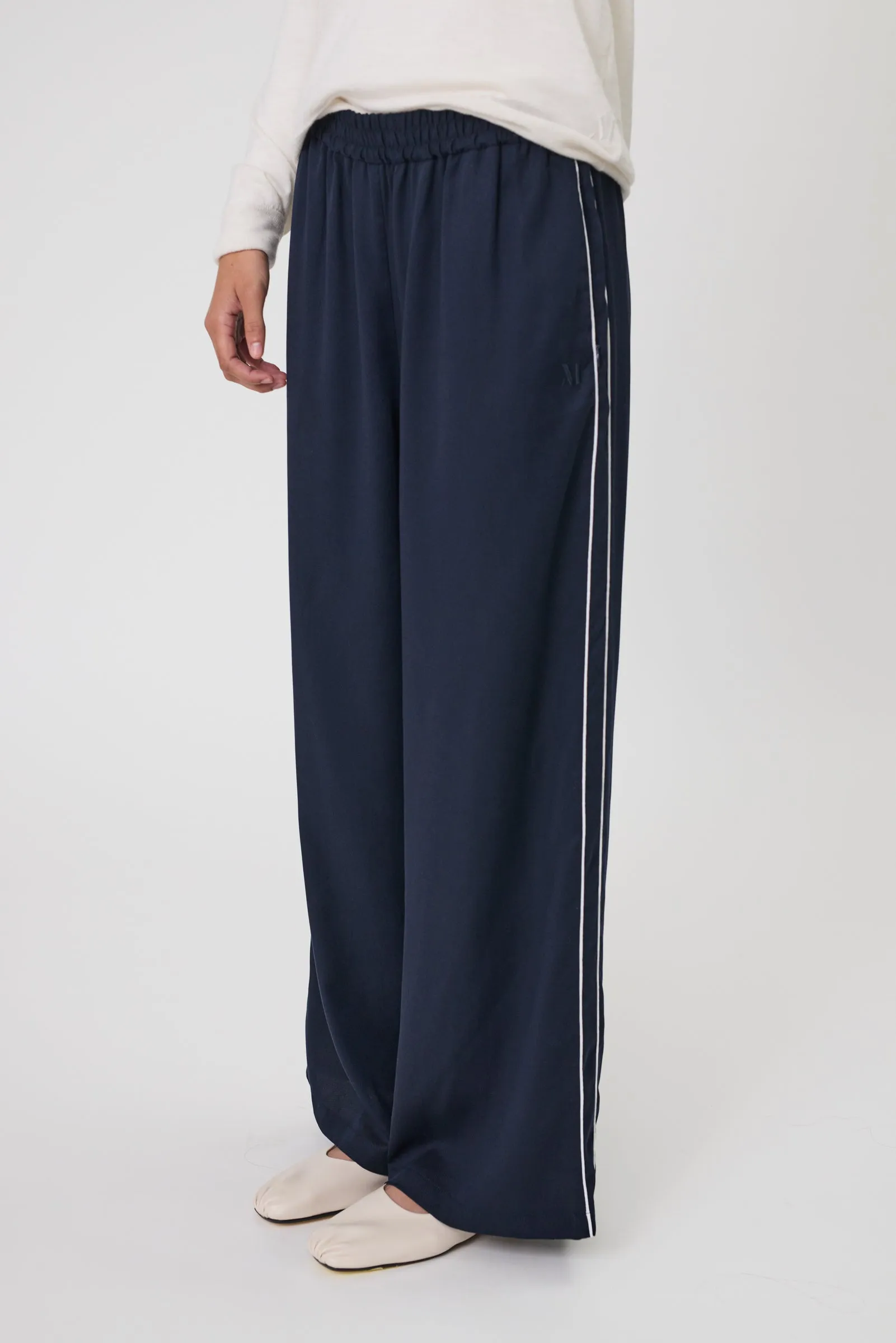 Legion Side Stripe Pant - Midnight
