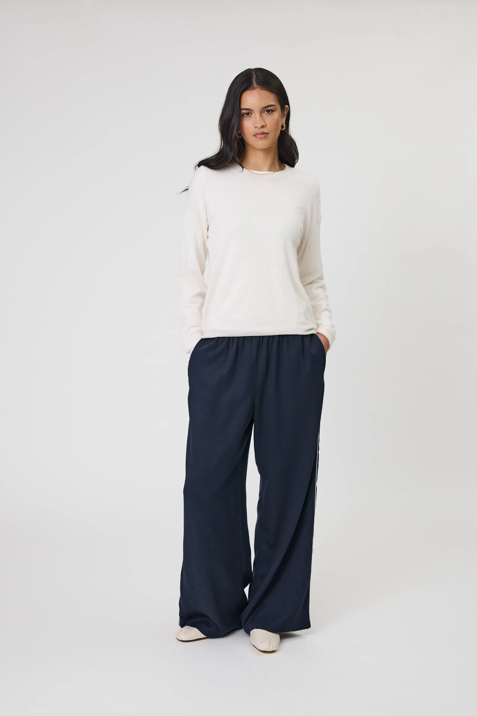 Legion Side Stripe Pant - Midnight