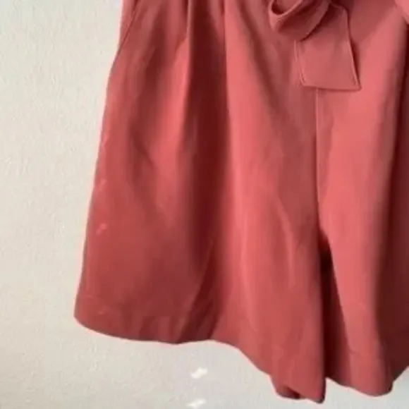 Lululemon Noir Short 5.5&quot; Rustic Clay Size 6 With Pockets and Tie at Waist