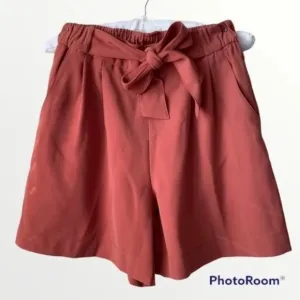 Lululemon Noir Short 5.5&quot; Rustic Clay Size 6 With Pockets and Tie at Waist