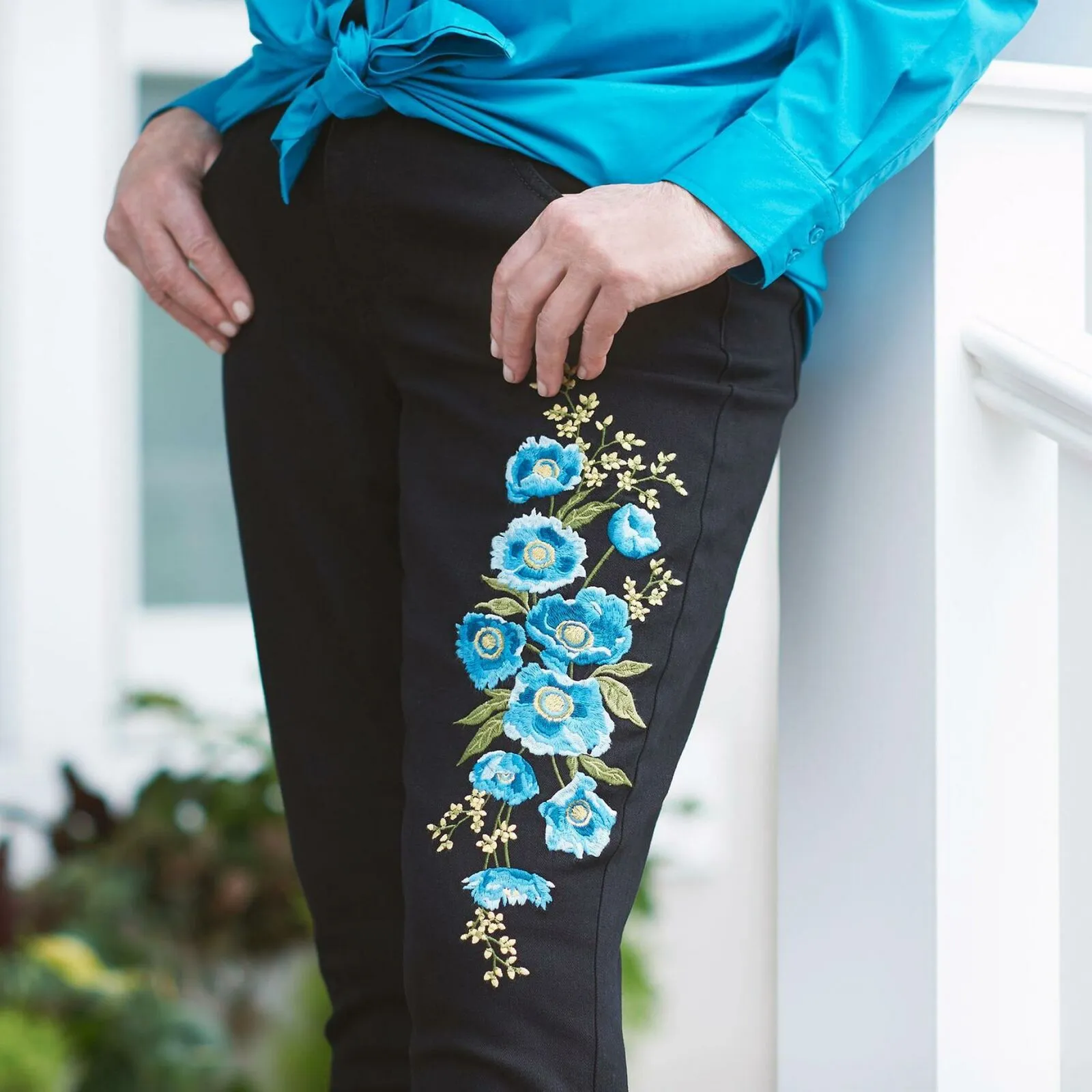 Martha Stewart Petite Embroidered 5-Pocket Ankle Jeans