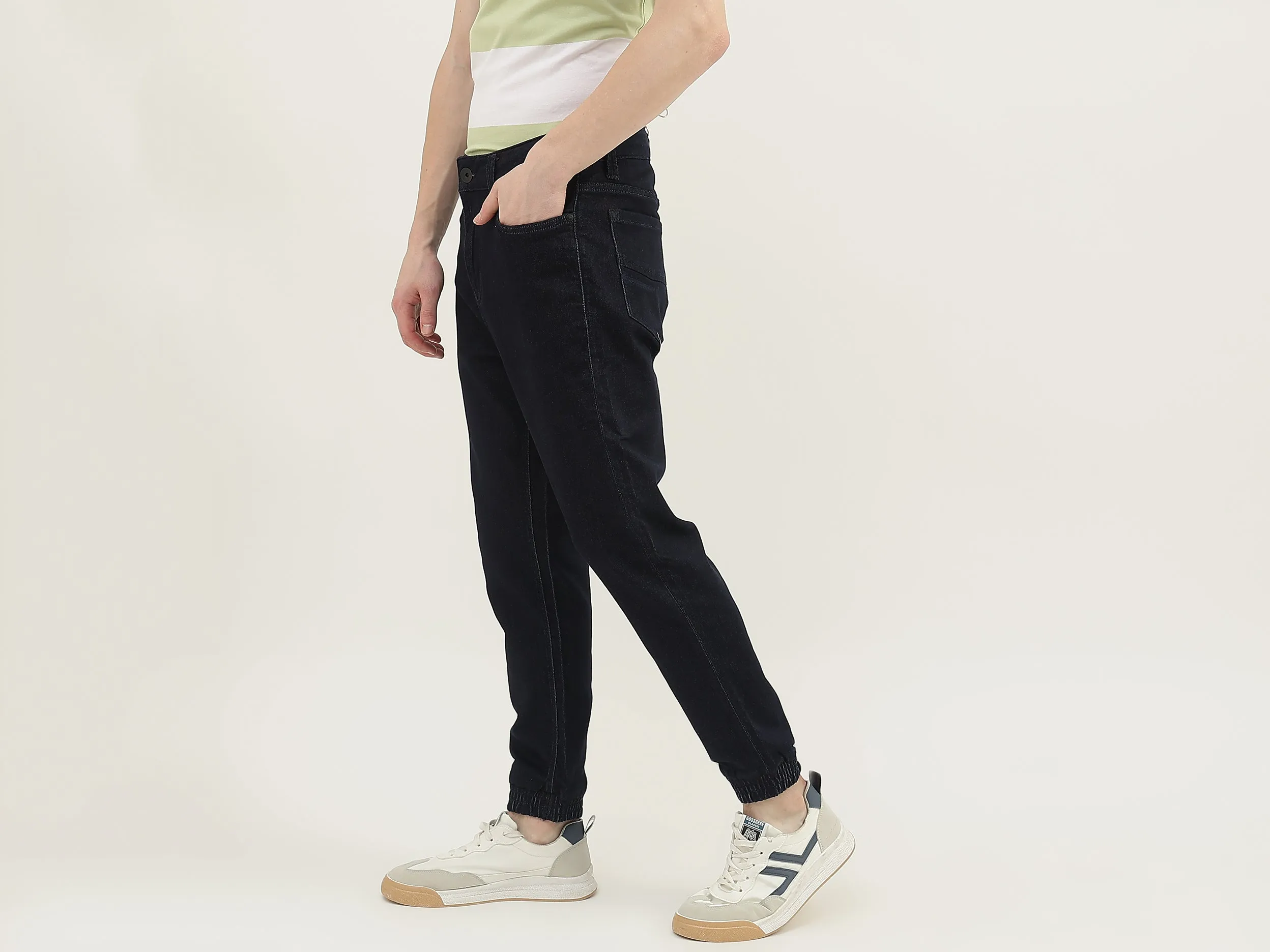 Men Solid Joggers Fit Jeans