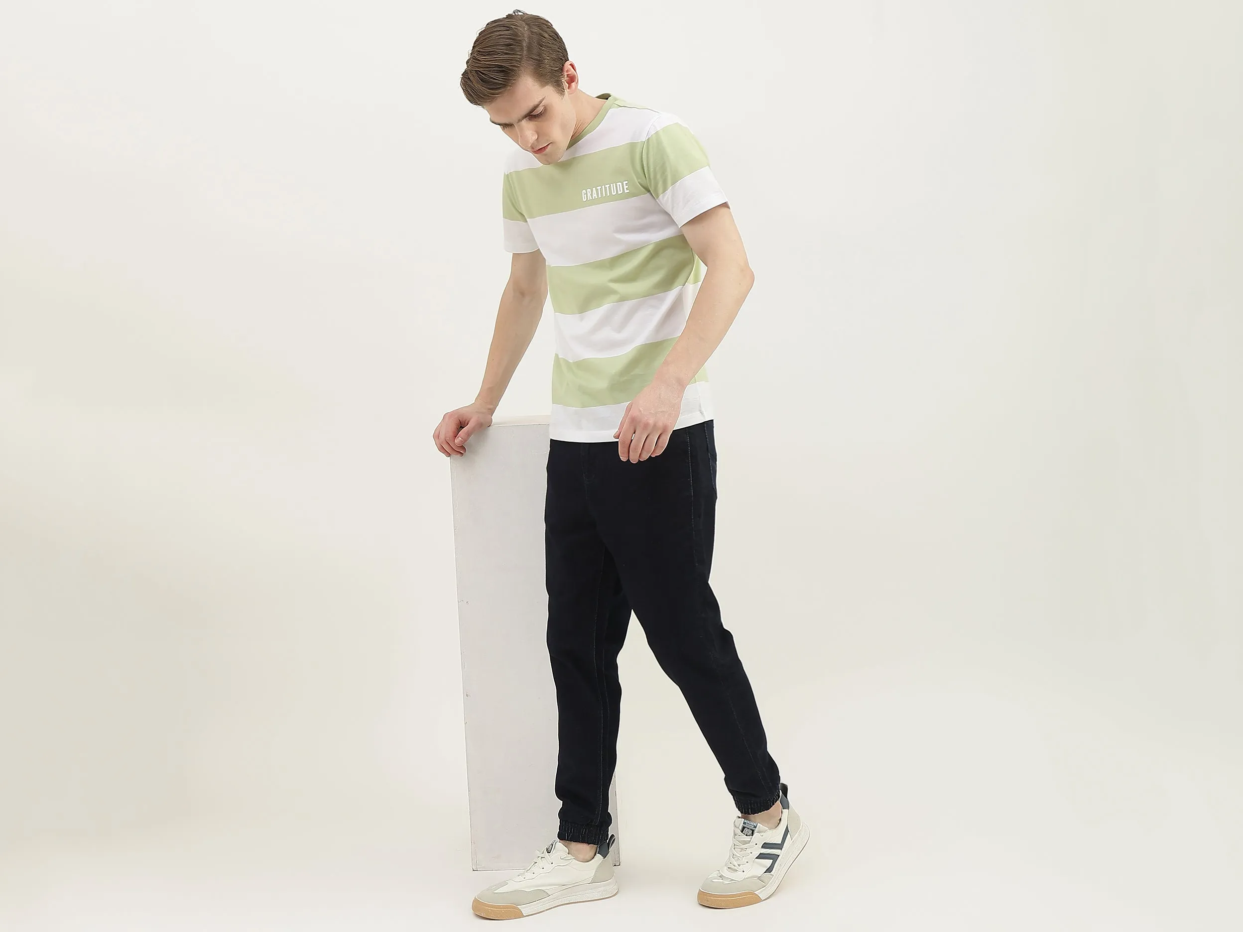 Men Solid Joggers Fit Jeans