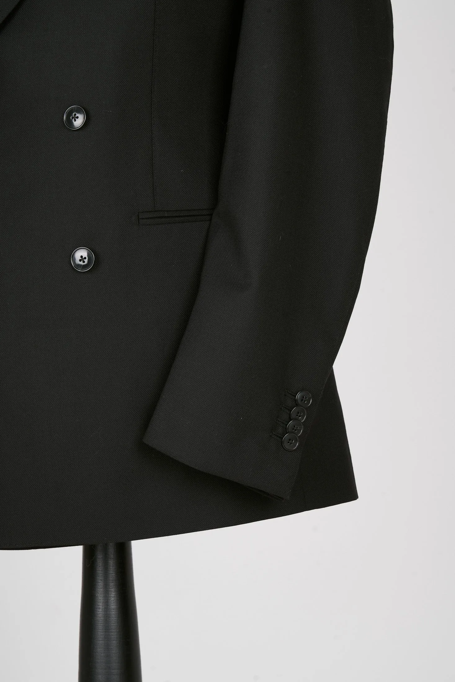 New SUITREVIEW Elmhurst Black Pure Wool Super 130s All Season DB Suit - Size 40R (Other Sizes Made To Order)