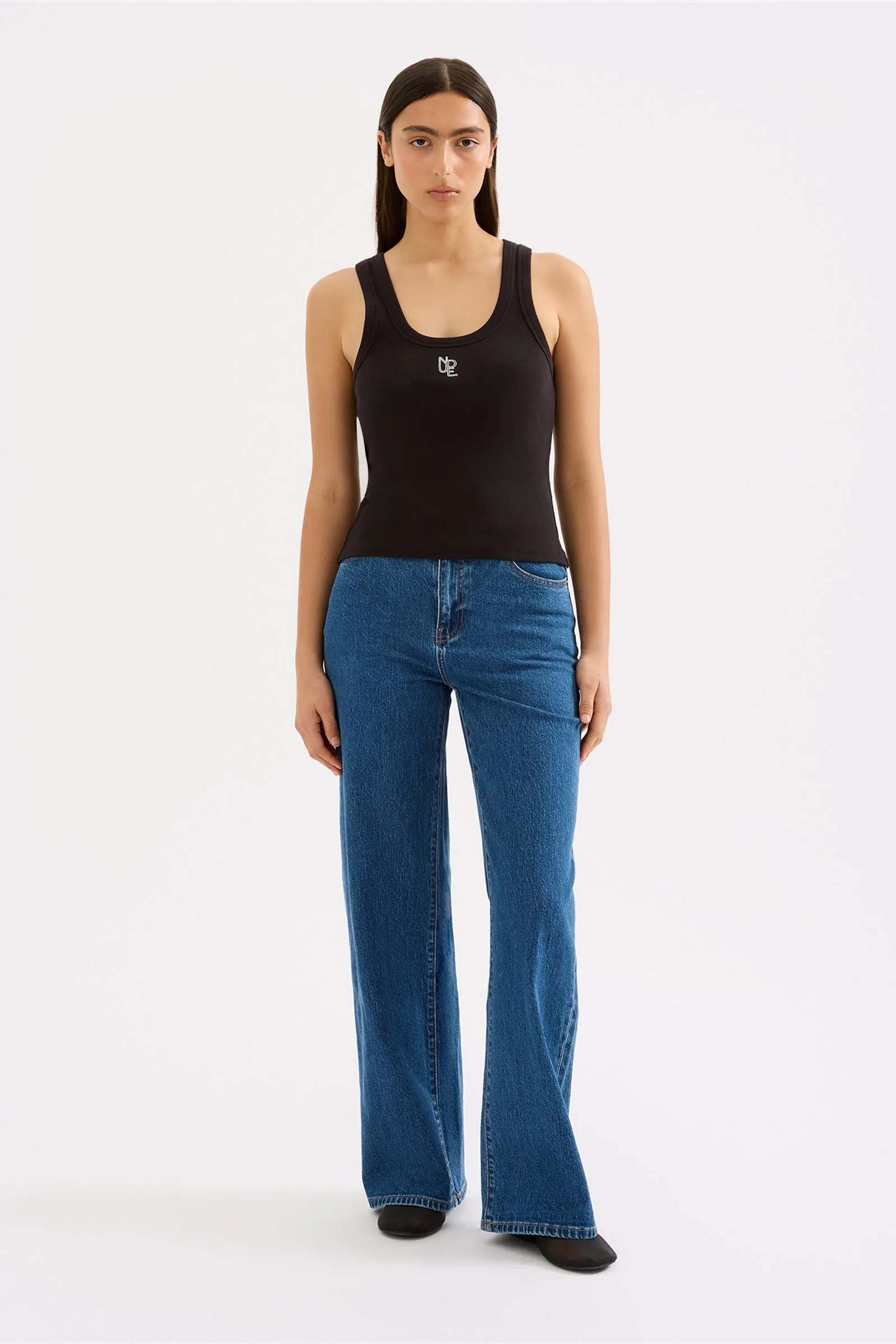 ORGANIC EMBLEM SINGLET
