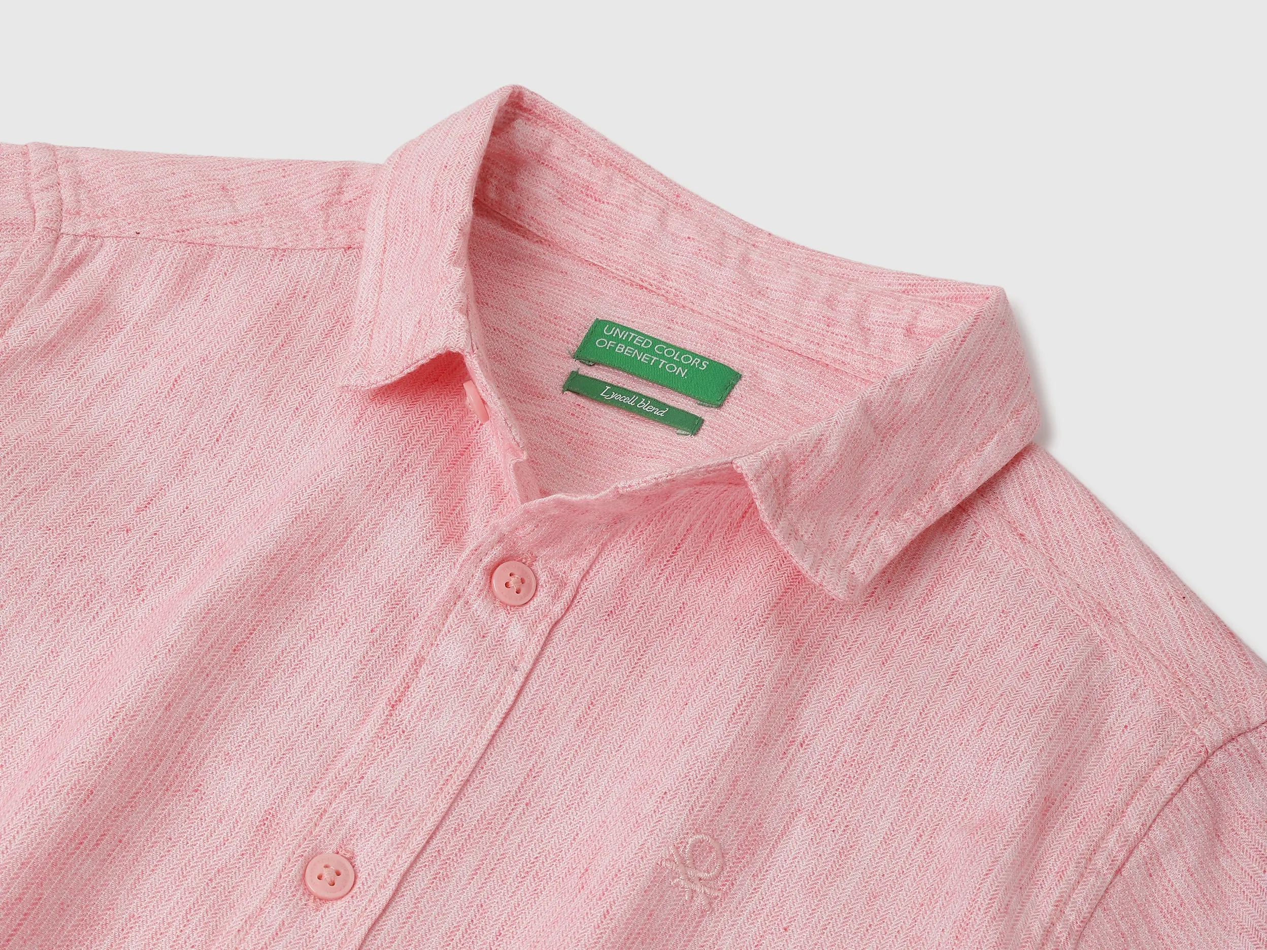 Regular Fit Spread Collar Solid Shirts