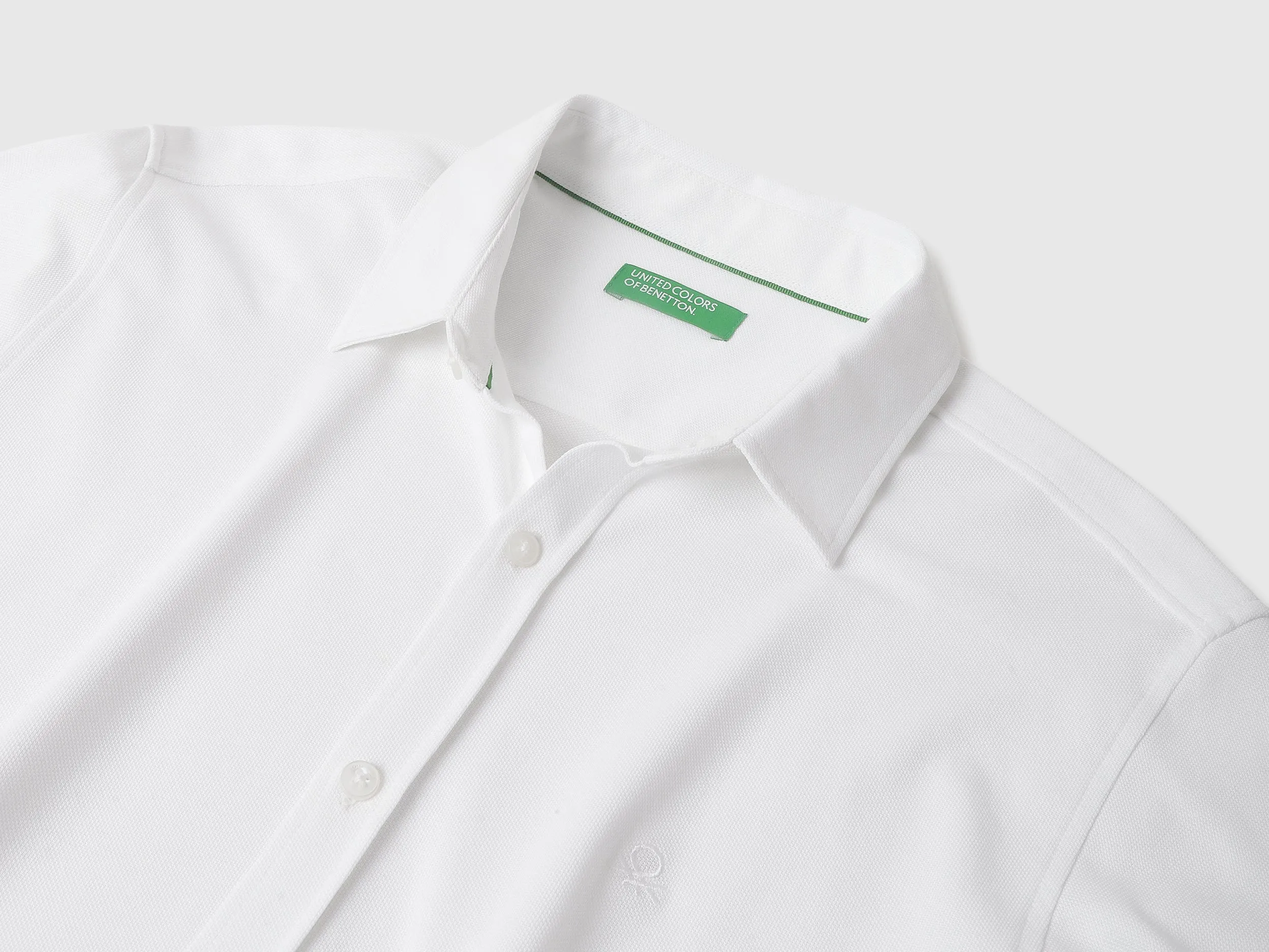 Regular Fit Spread Collar Solid Shirts