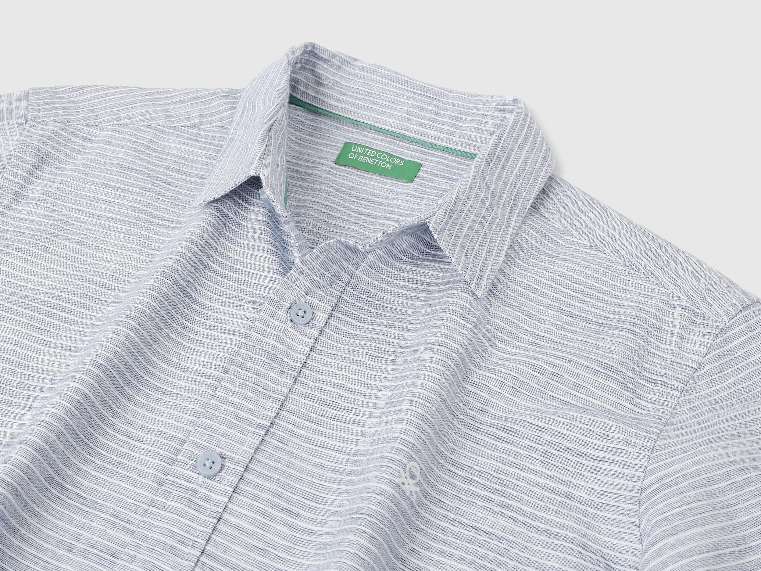 Regular Fit Spread Collar Striped Shirts