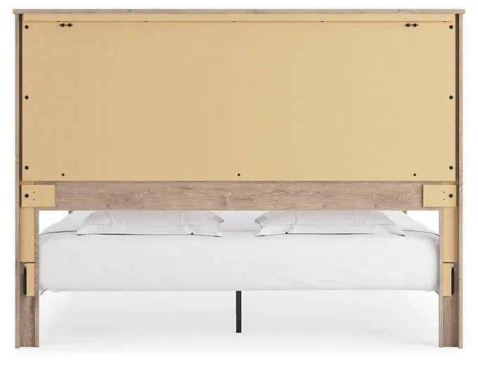 Senniberg King Panel Bed with Mirrored Dresser and Chest