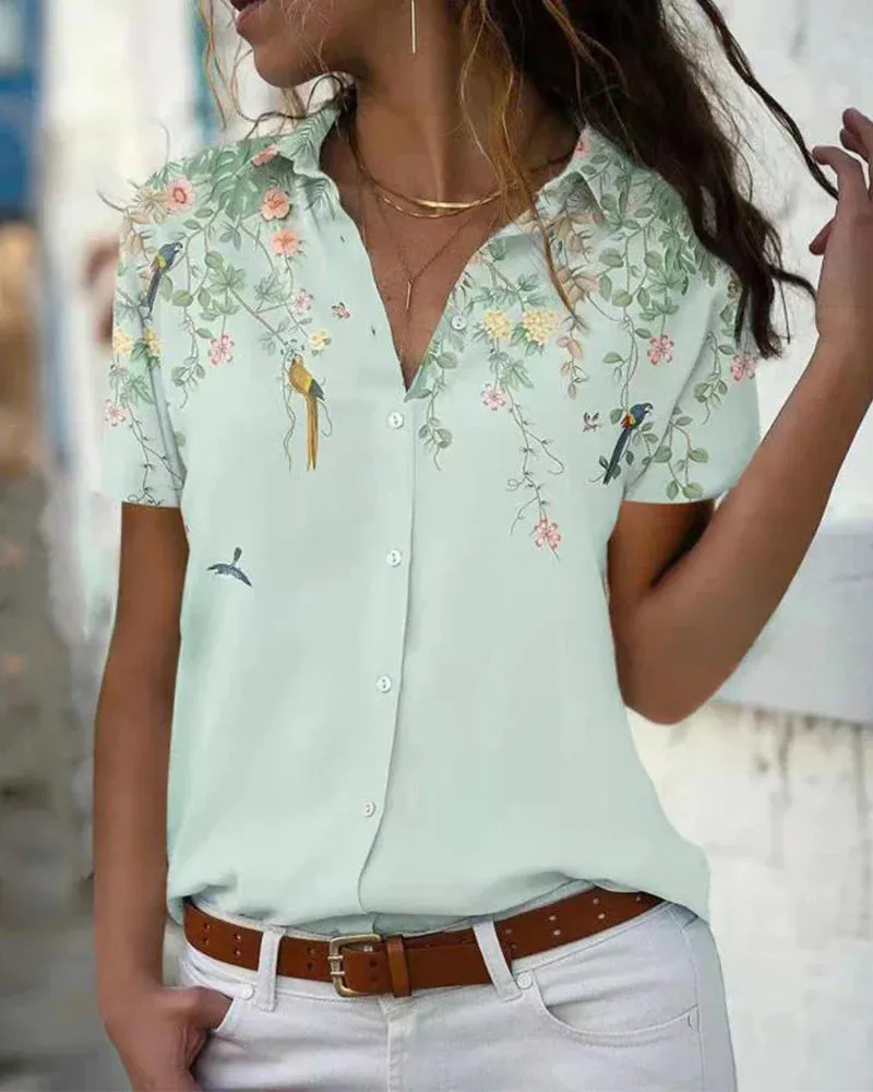 Stylish Elissa Blouse: Floral Print & Classic Collar