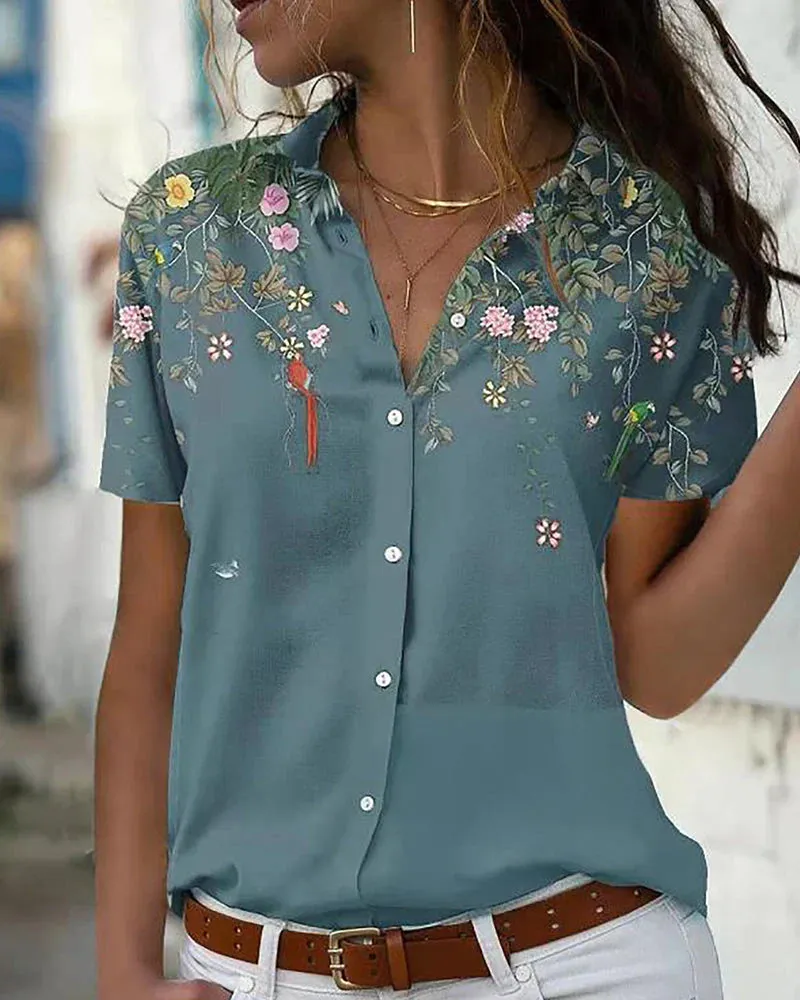Stylish Elissa Blouse: Floral Print & Classic Collar