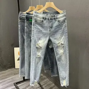Trendy Holed Jeans von FusionFit