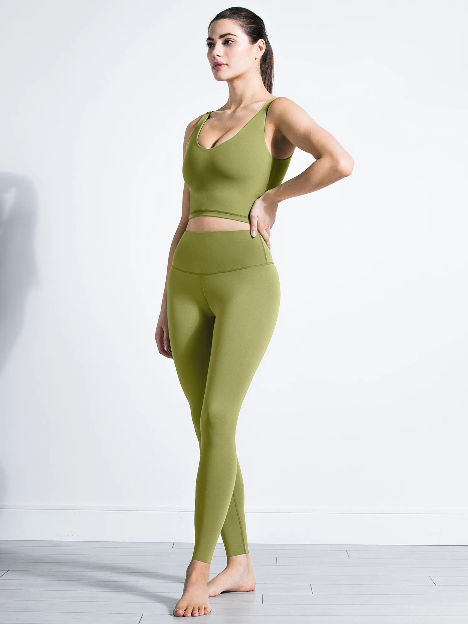 U NECK NUDE TANK