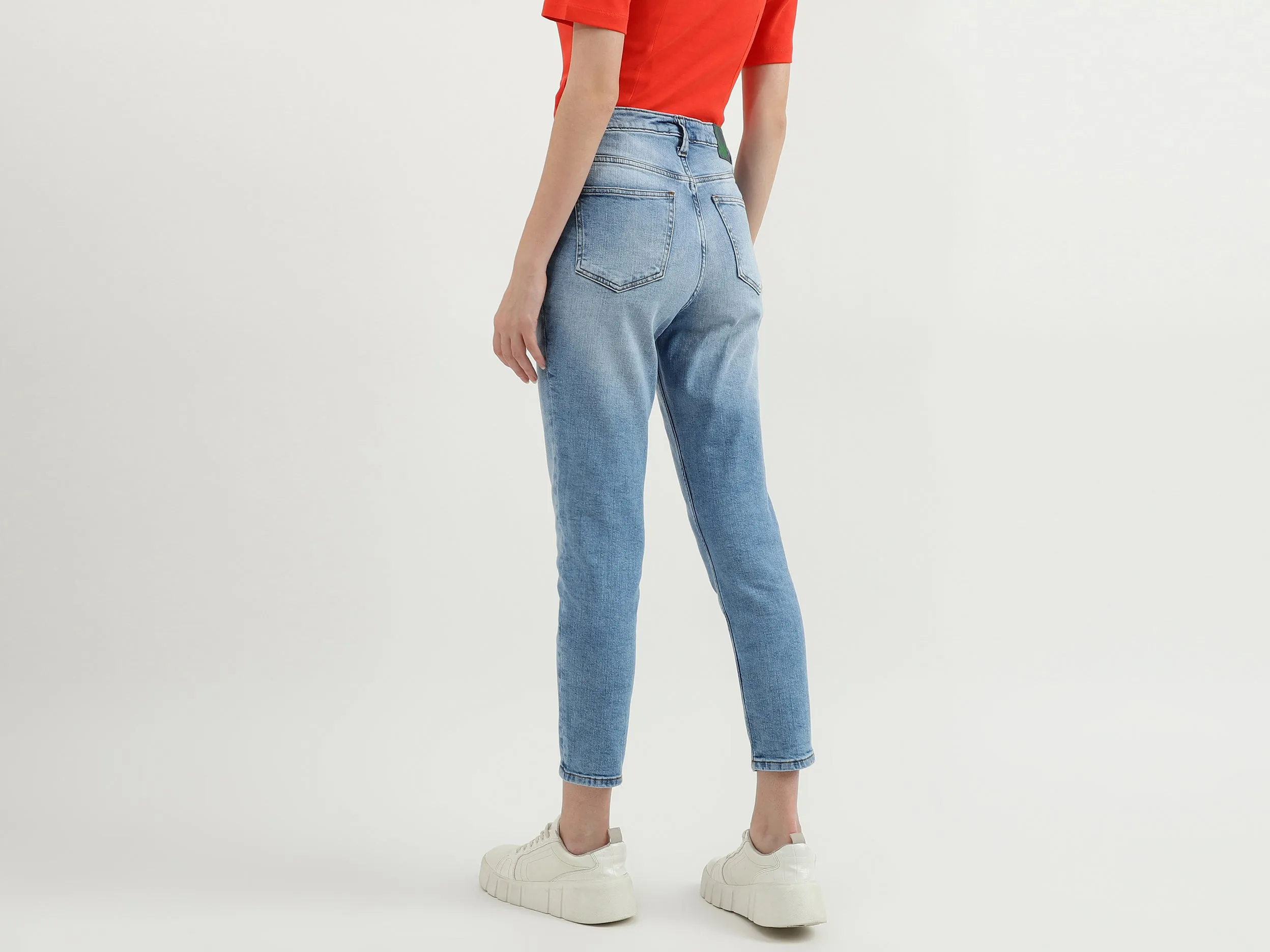 Women Solid Mom Fit Jeans