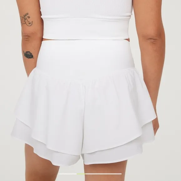 XS,S,M: Aerie Flirty Ruffle, Tiered Stretch Shorts