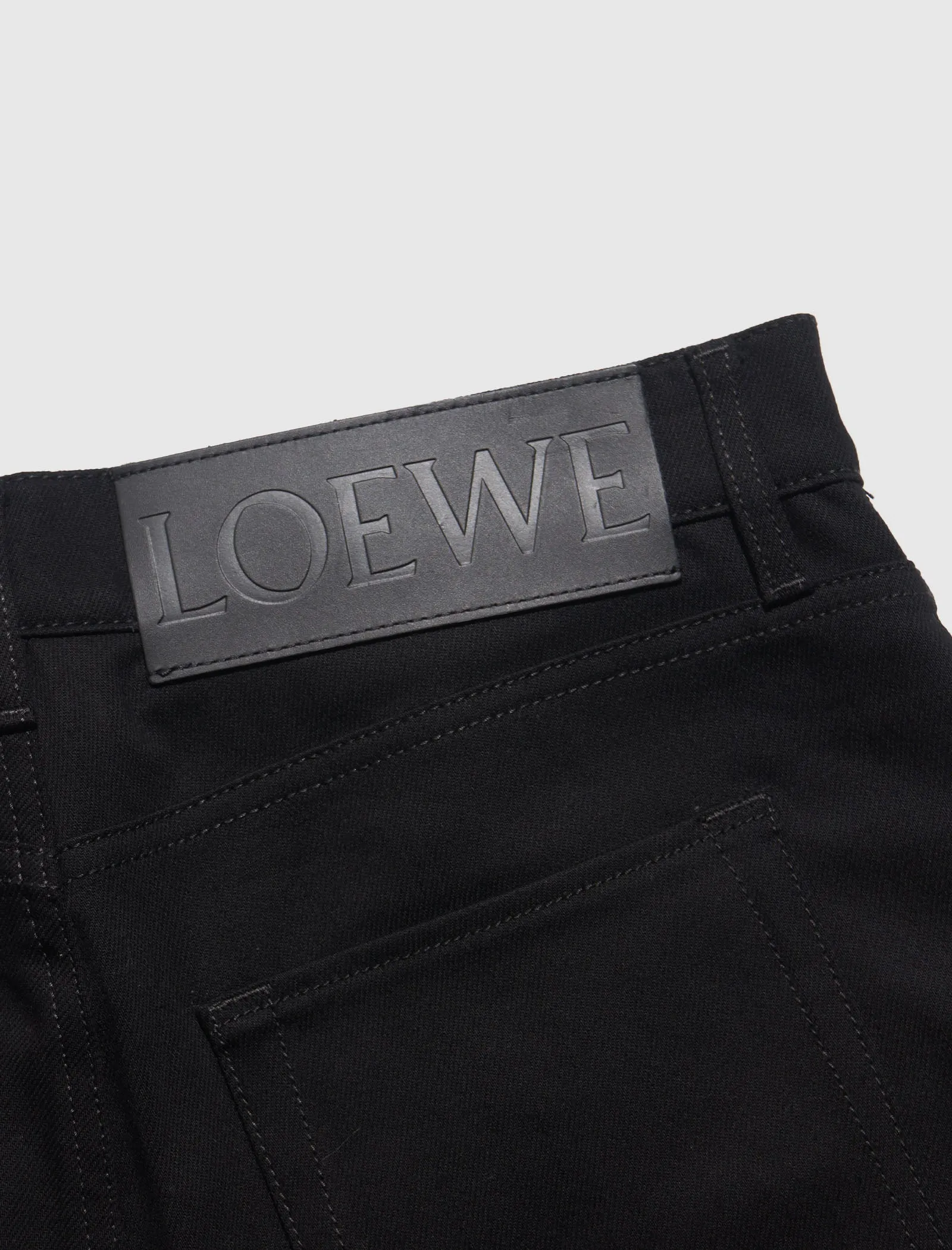 ZIPPED SLIM JEANS